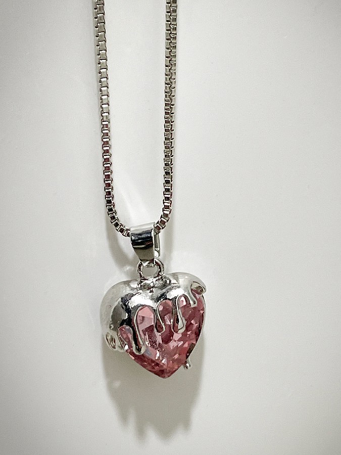 Heart syrup necklace